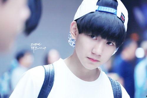 王源吃瓜爆料娱乐节目,一场吃瓜爆料的娱乐盛宴